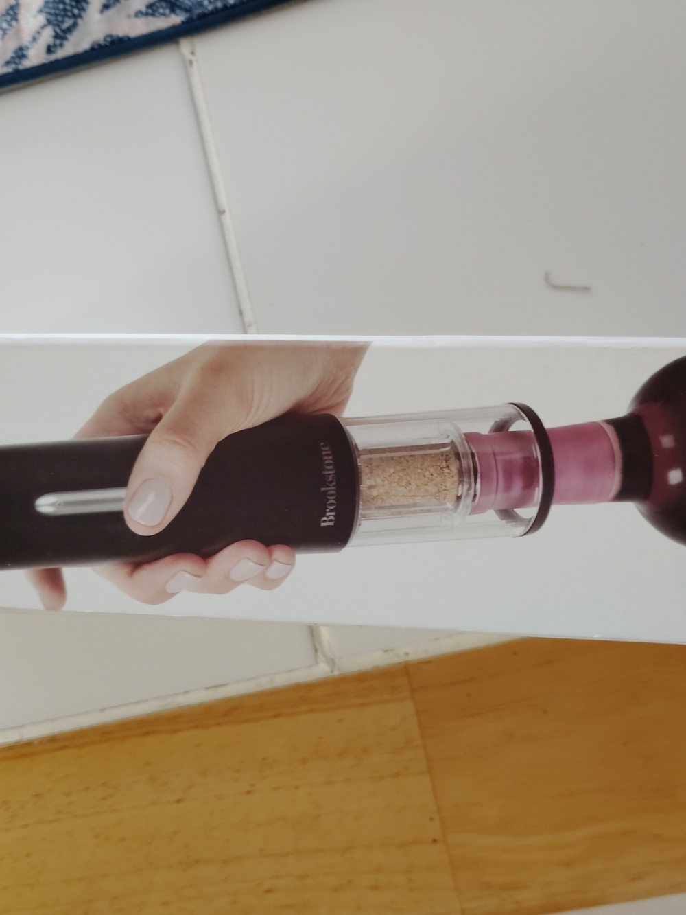⭐⭐Brookstone Automatic Wine Opener in Black - Picture 2 of 4